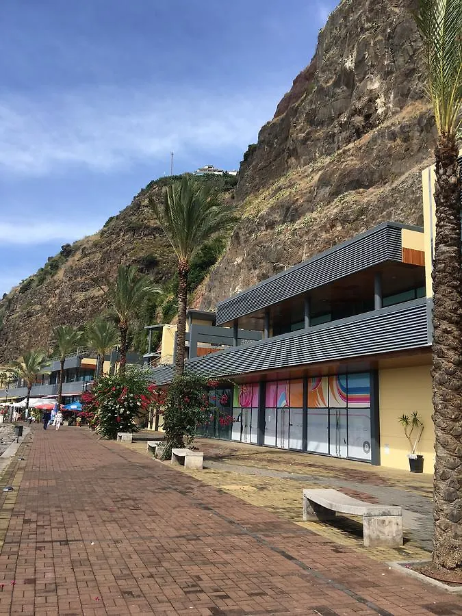 Marina Rooms Calheta  Guest house